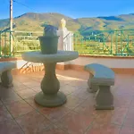 בית כפרי La Granada *